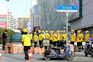 太拼了！奥沙利文在拉萨参加表演赛，赛后边吸氧边为中国粉丝签名